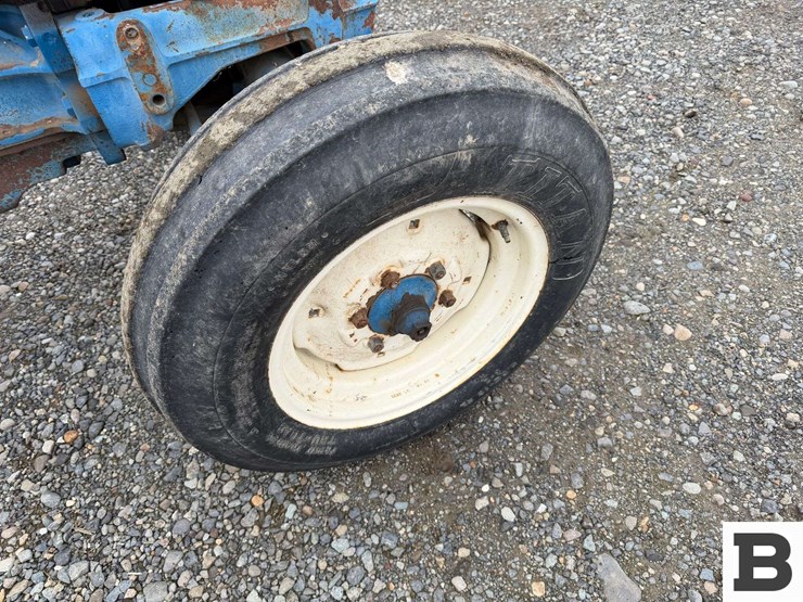 1985-ford-4610-image-23