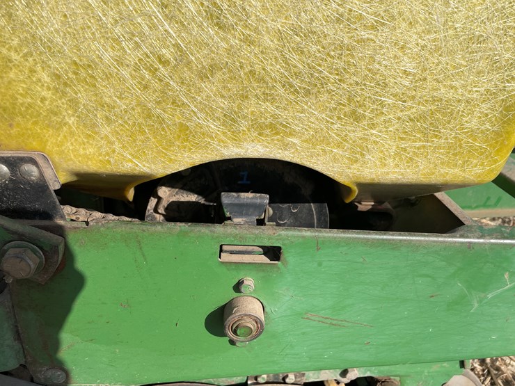 john-deere-7000-image-17