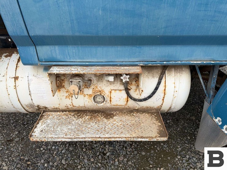 1990-ford-f700-image-25