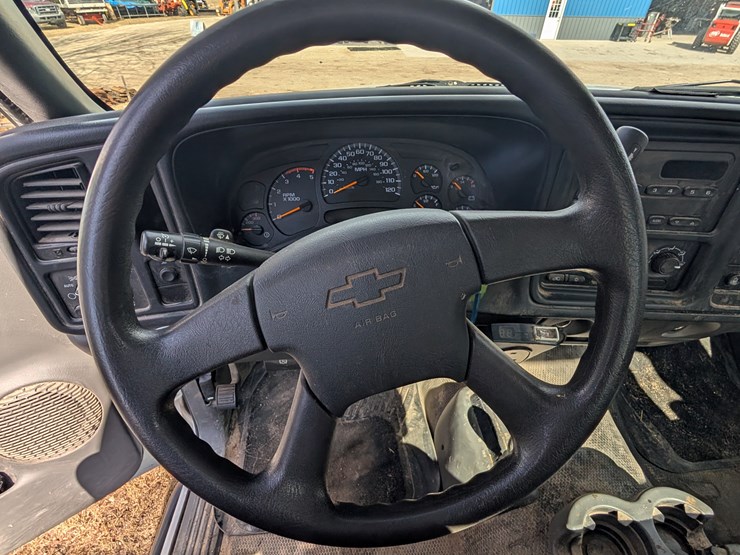 2004-chevrolet-2500-image-10