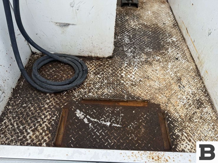 2002-chevrolet-silverado-2500-image-21