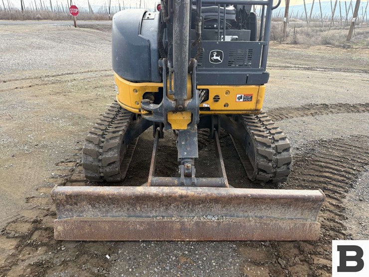 2012-deere-35d-image-9