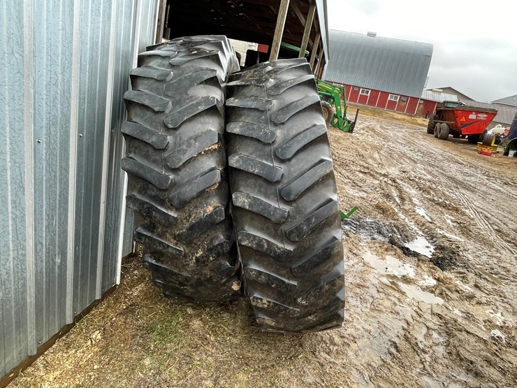 #3594-•-(2)-firestone-tractor-tires-image-2