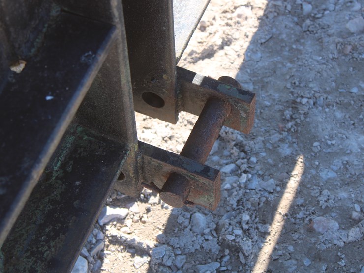 #2037-•-3-point-heavy-duty-adjustable-pallet-forks-image-10