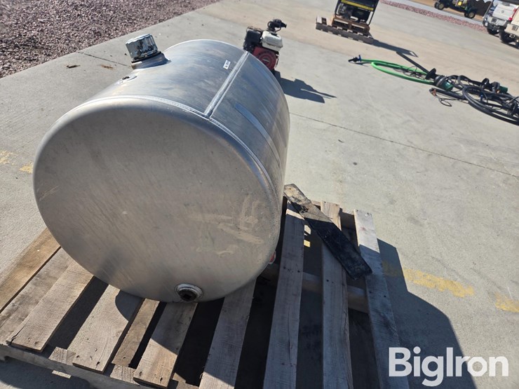 hydraulic-fluid-tank-image-8