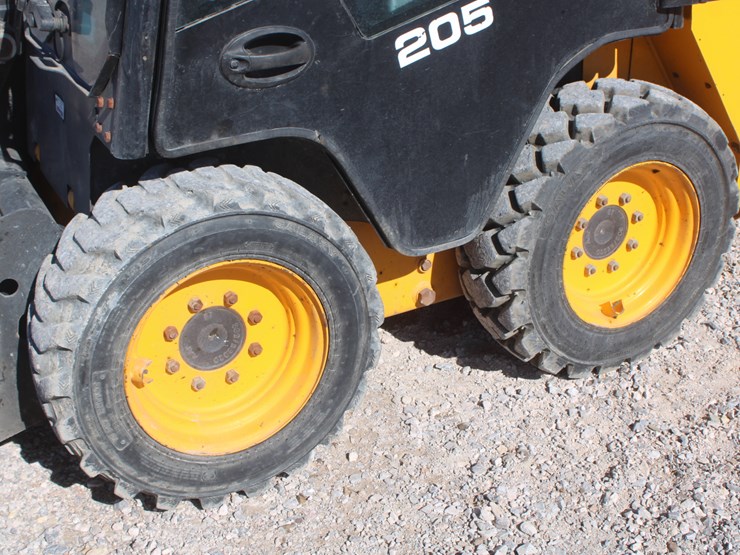 2014-jcb-205-image-12