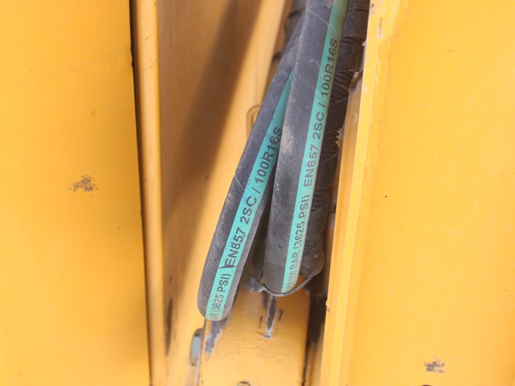 john-deere-325-image-34