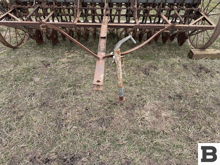 john-deere-van-burnt-grain-drill-image-10