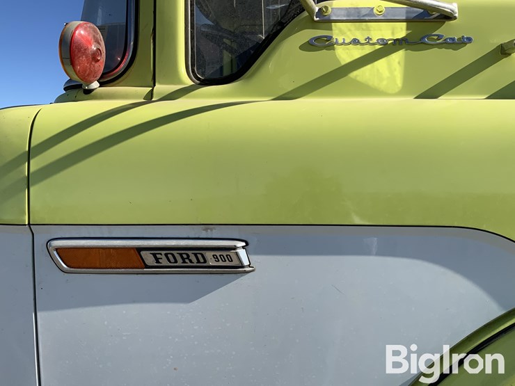 1979-ford-900-image-9