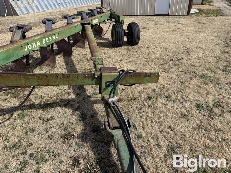 john-deere-7-image-11