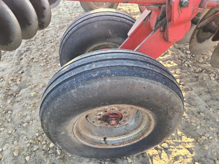 massey-ferguson-620-image-7