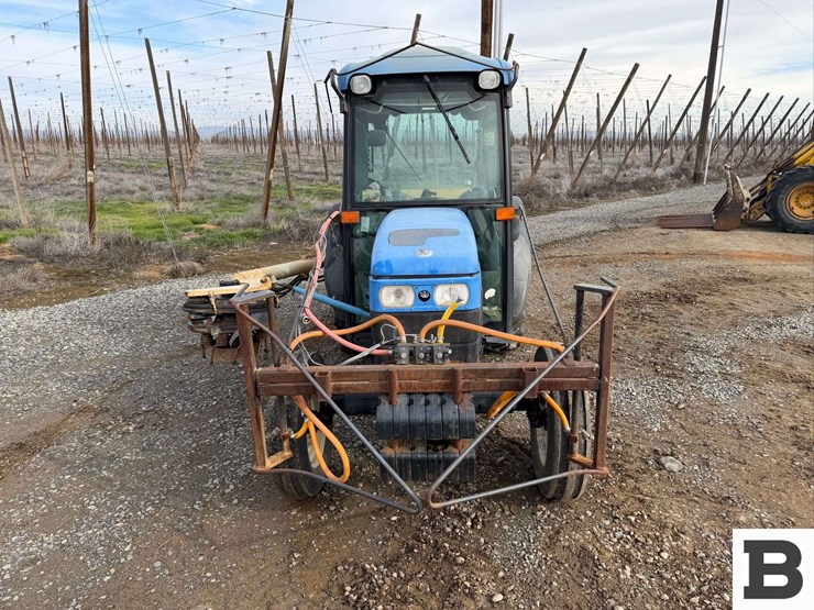 2008-new-holland-tn85fa-image-9