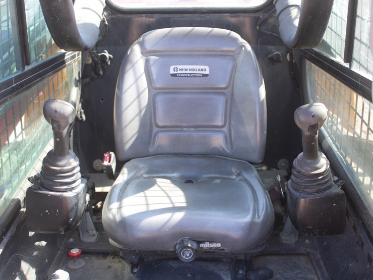2021-new-holland-c327-image-19