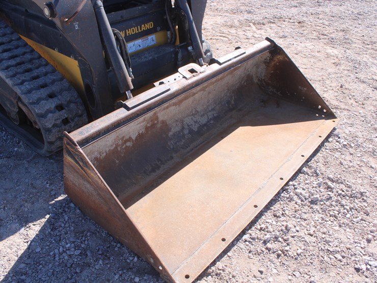 2021-new-holland-c327-image-17