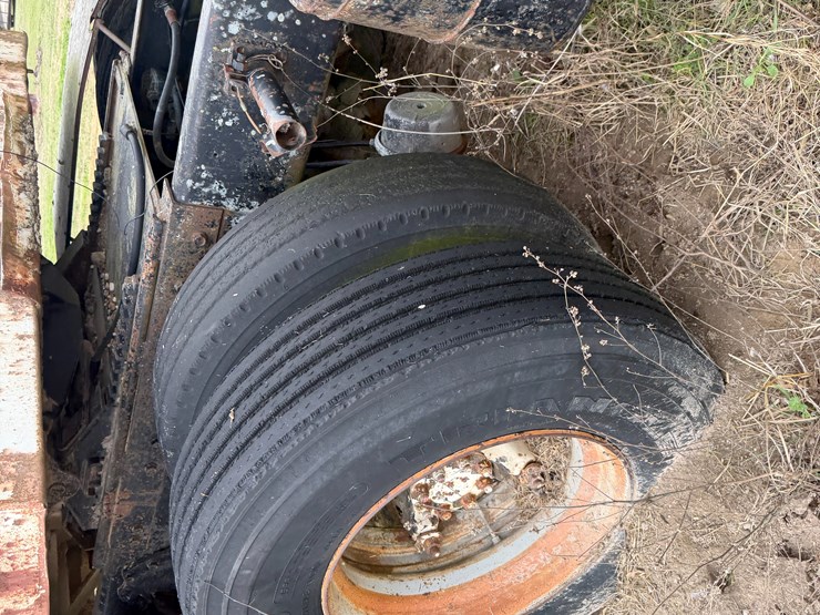 #41247-•-inop-1978-international-f-2275-daycab-truck-image-10