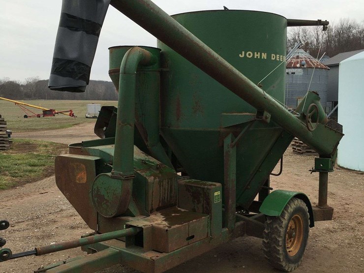 john-deere-400-image-1