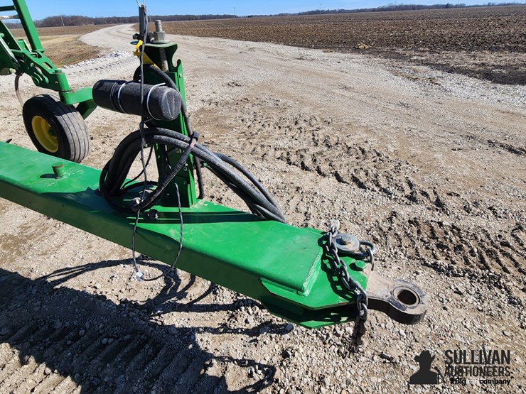 2011-john-deere-2210-image-11