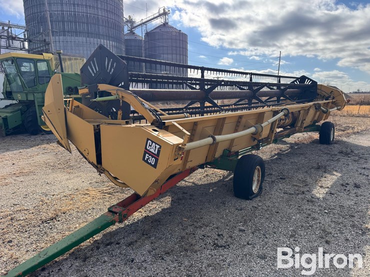 caterpillar-f30-image-10