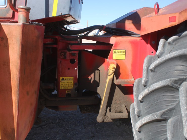 1980-versatile-875-image-29