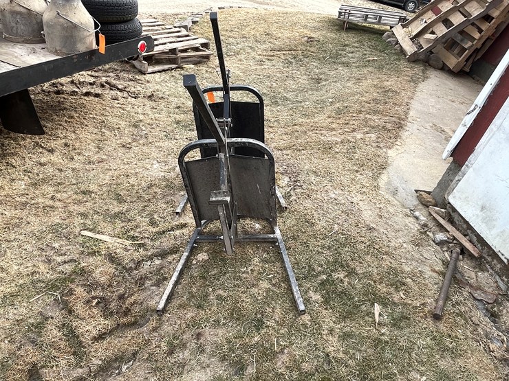 #7257-•-(2)-polaris-snowmobile-jack-stands-image-5