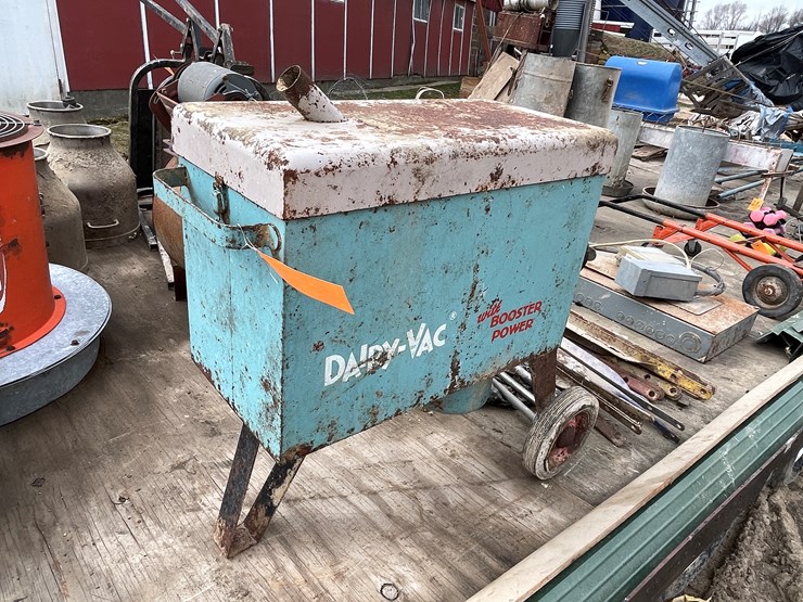 #7261-•-dairy-vac-with-booster-power-image-1