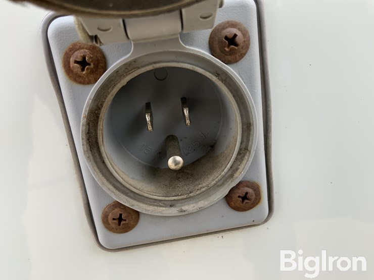 2017-nissan-nv2500-image-18