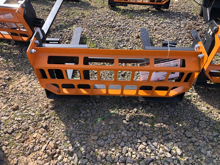 #53-•-skid-steer-pallet-forks-image-2