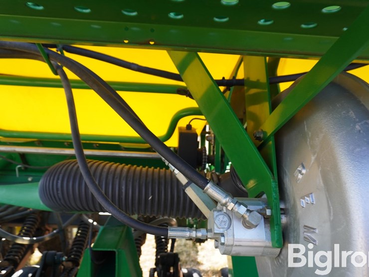 2004-john-deere-1690-ccs-image-13