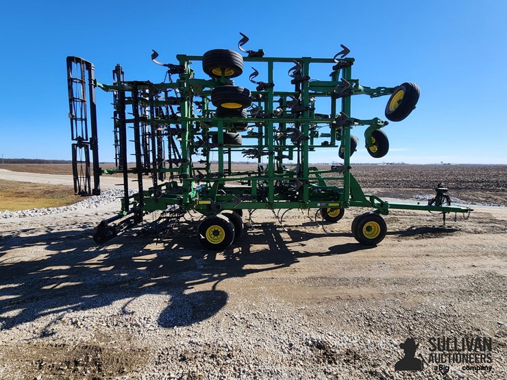 2011-john-deere-2210-image-4