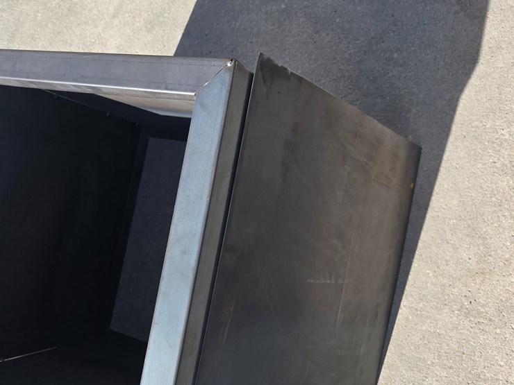 shop-built-steel-flower-planters-image-19