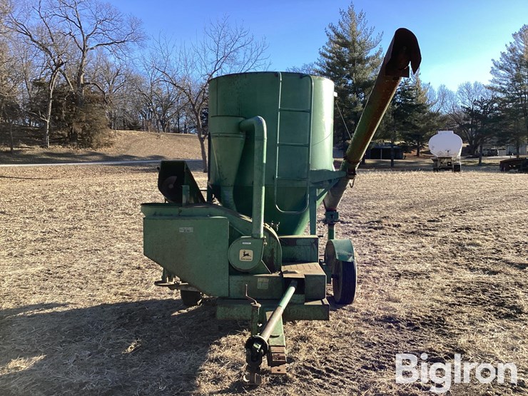 john-deere-400-image-2