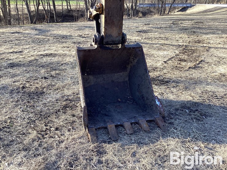 caterpillar-el240-image-20