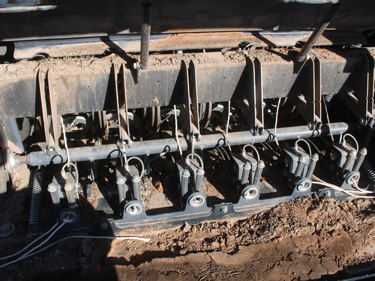 2019-case-ih-lb434xl-image-48