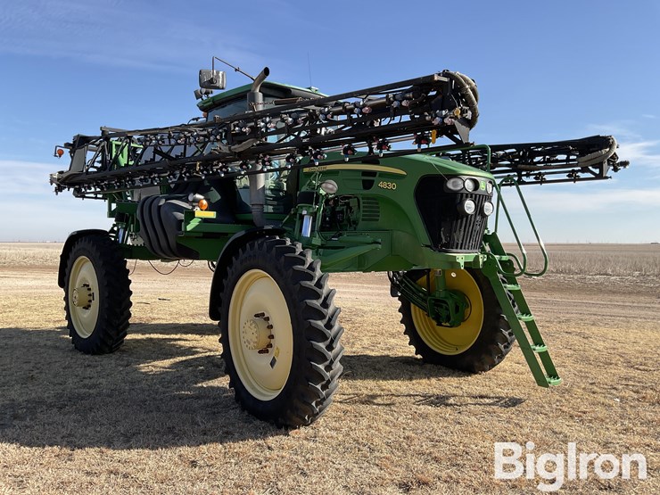 2010-john-deere-4830-image-3