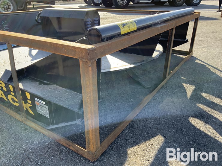 2025-massey-ferguson-730-image-18