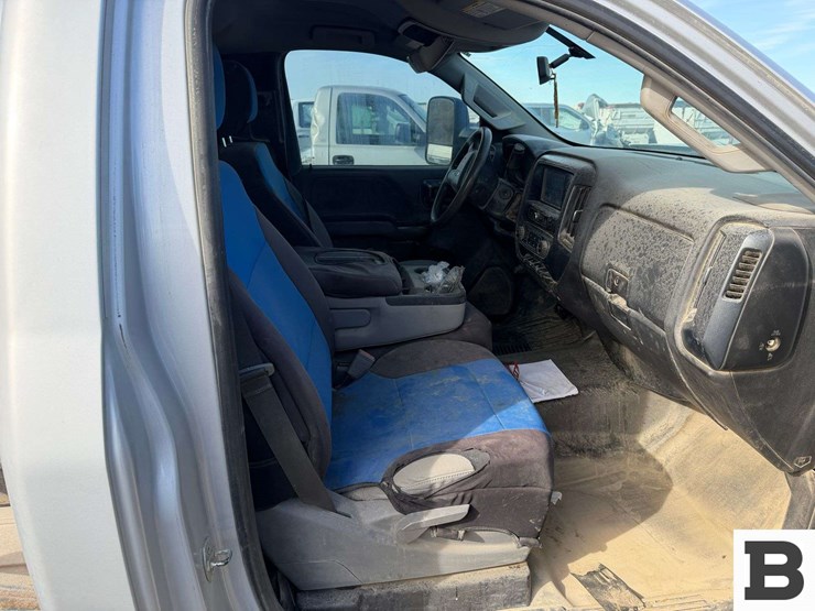 2018-chevrolet-silverado-3500-image-18