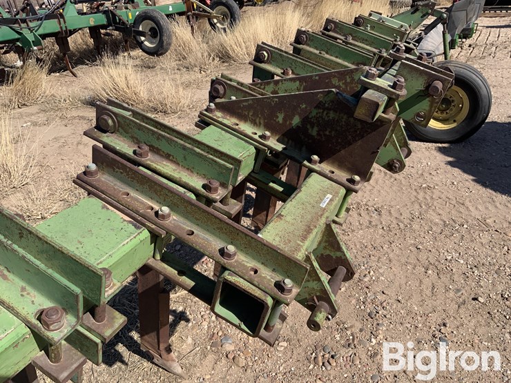 john-deere-11-image-11