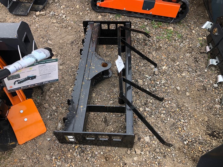 #94-•-skid-steer-hay-spear-/-pallet-fork-frame-image-1
