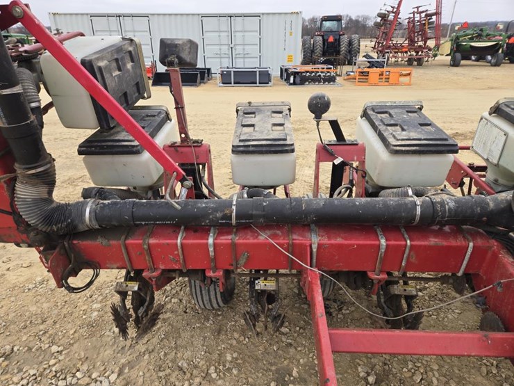 2004-white-8100-image-6