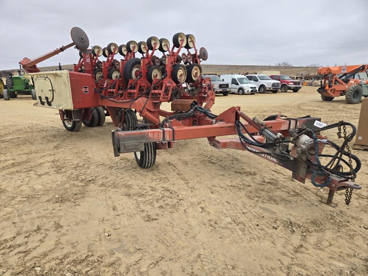 international-800-image-1