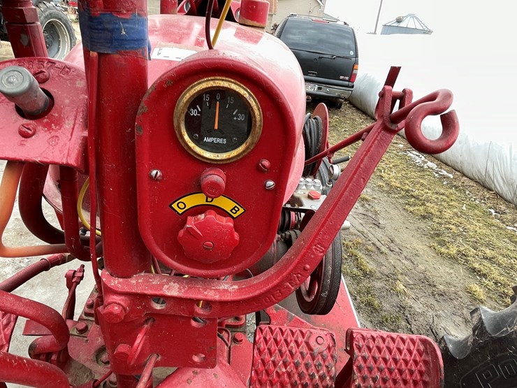 #3206-•-farmall-h-tractor-image-36