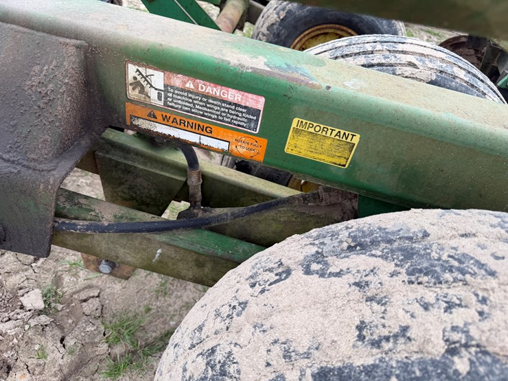 john-deere-25-image-33