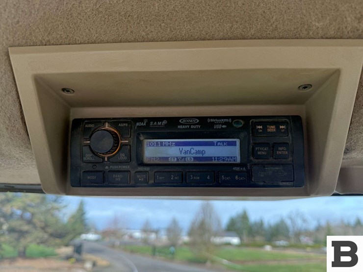 2003-john-deere-8520t-image-70