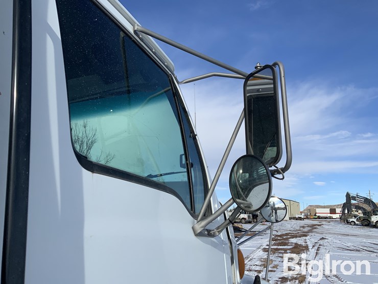 2001-sterling-m7500-image-11