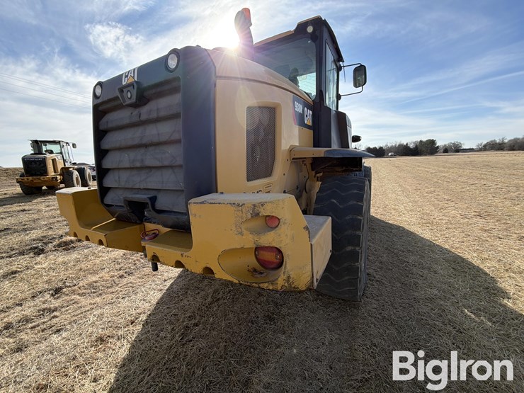 2015-caterpillar-938k-image-11