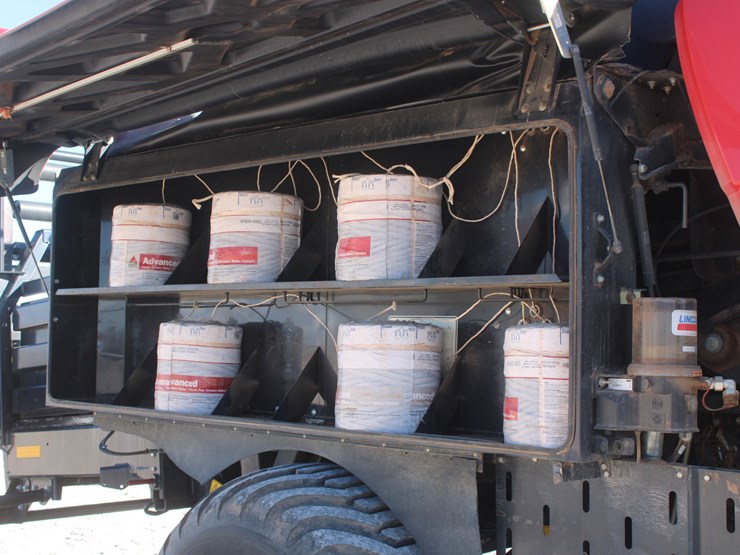 2019-case-ih-lb434xl-image-25