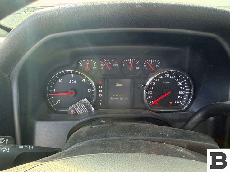 2018-chevrolet-silverado-3500-image-27