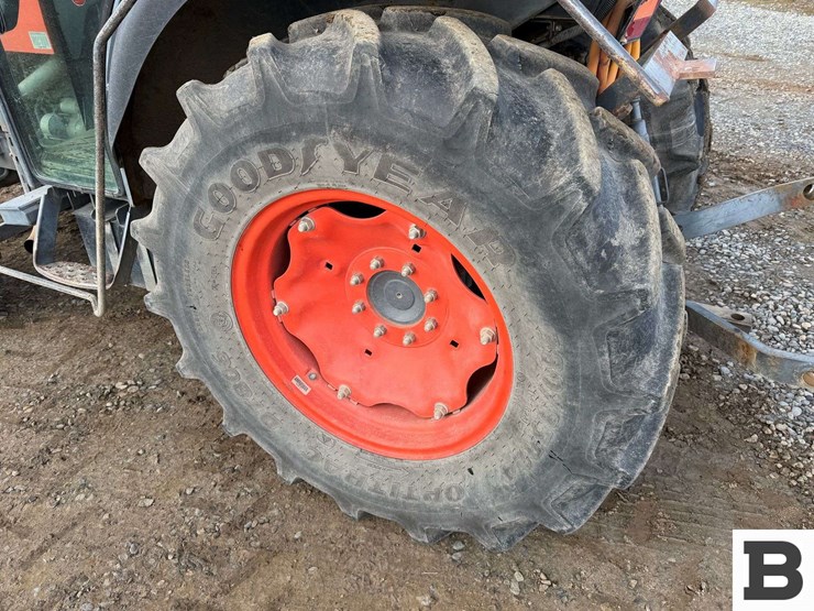 2014-kubota-m8540hd-image-15