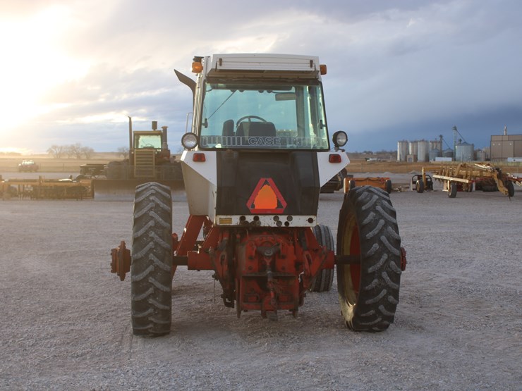 #1012-•-case-2390-tractor-image-3