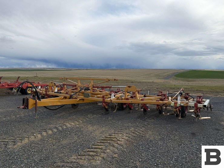 1995-haybuster-3200-image-3